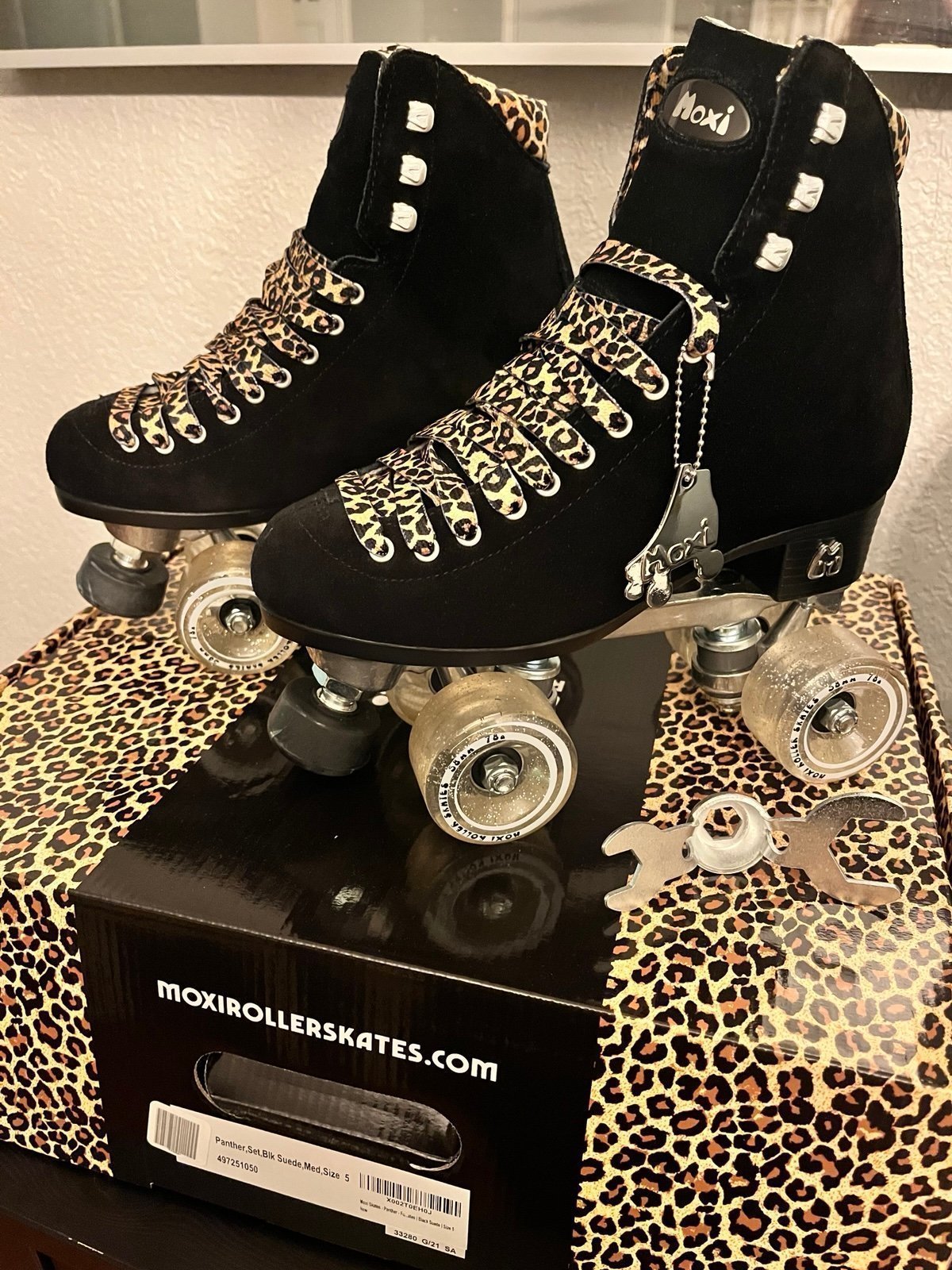 NEW! Moxi Panther Roller Skates size 5