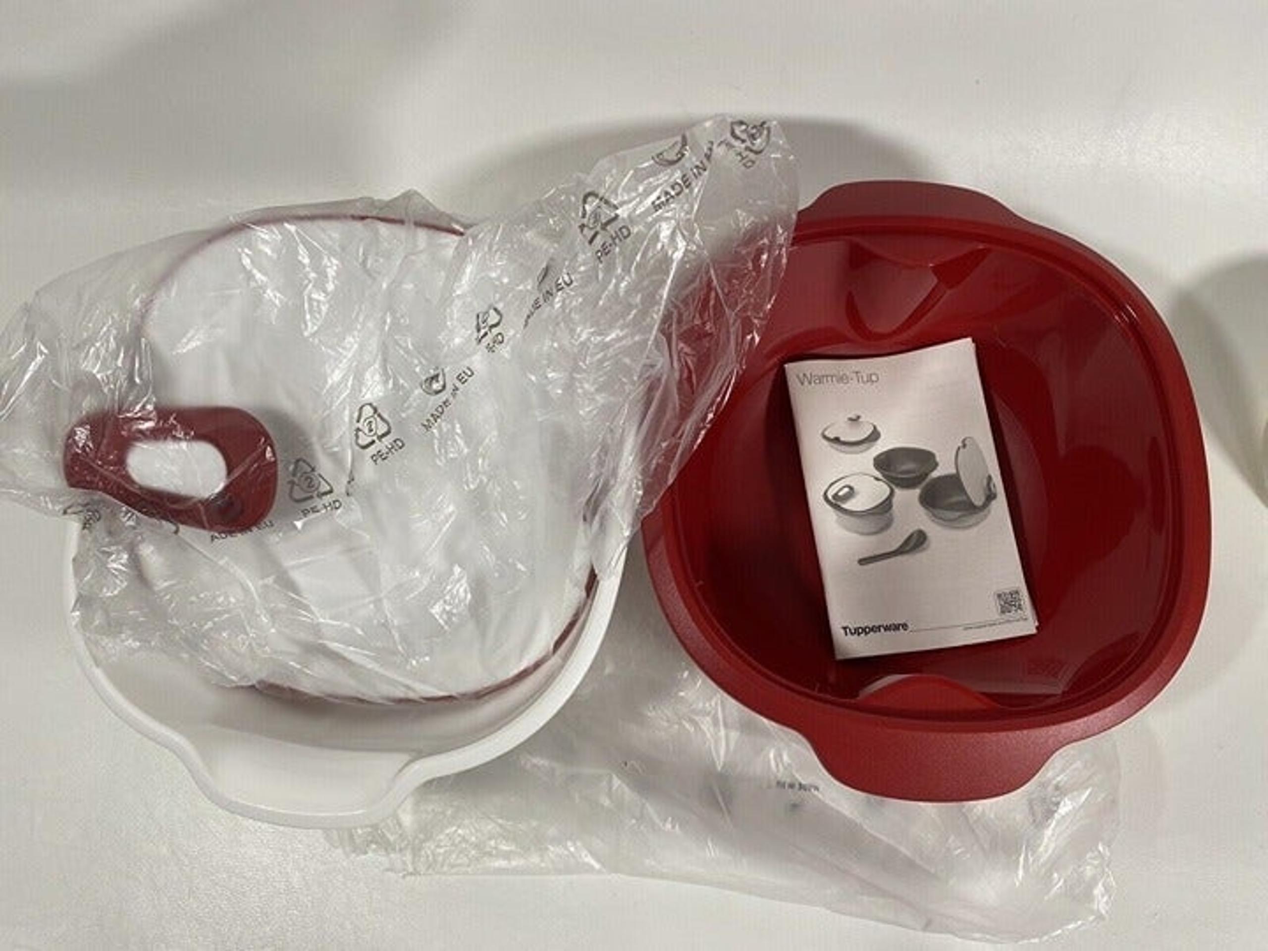 Tupperware Warmie 2.4 L 2 1/2 Quart Tup Insulating Serving Bowl NWOT