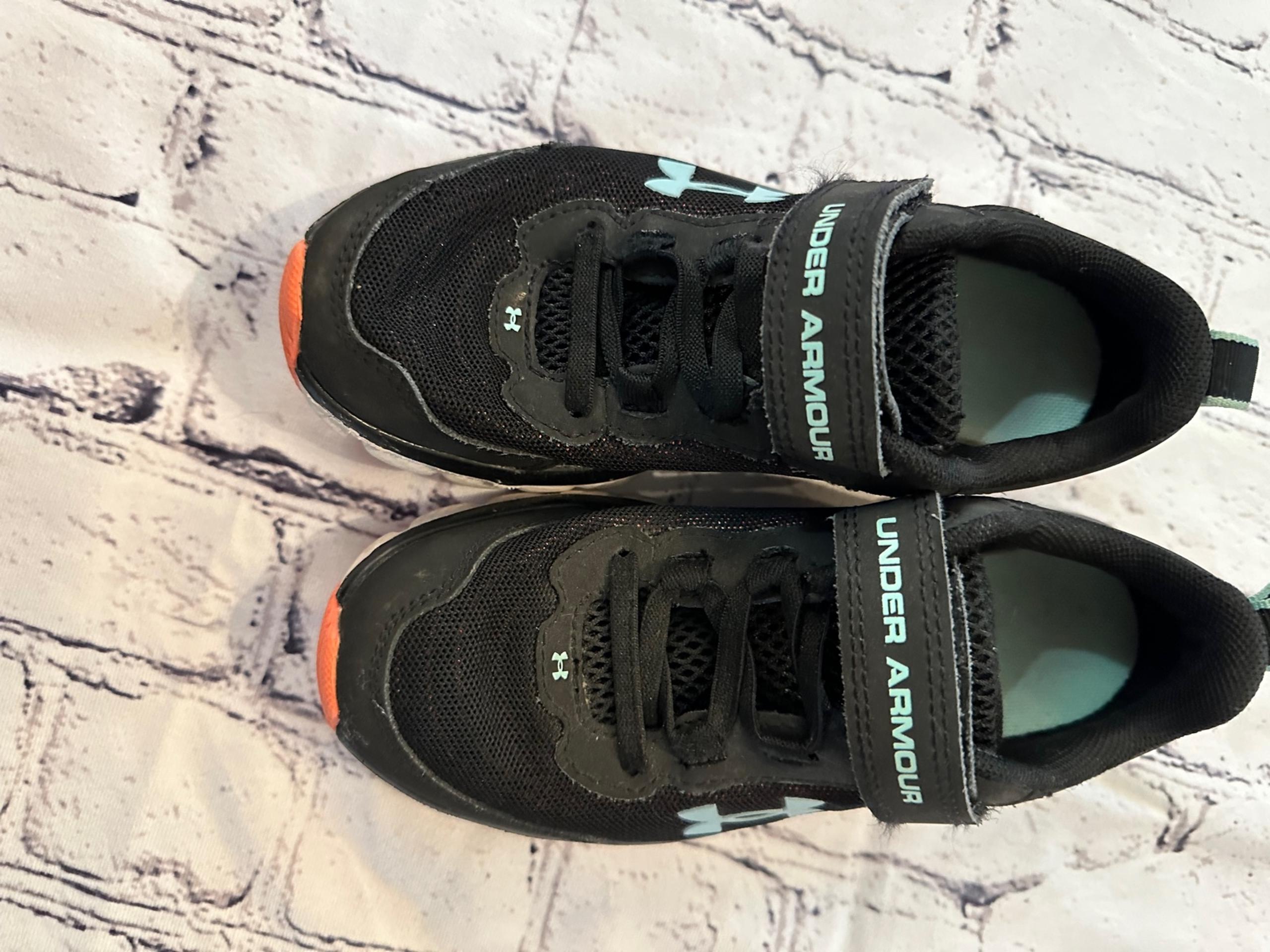 Girls under armour shoes size 13