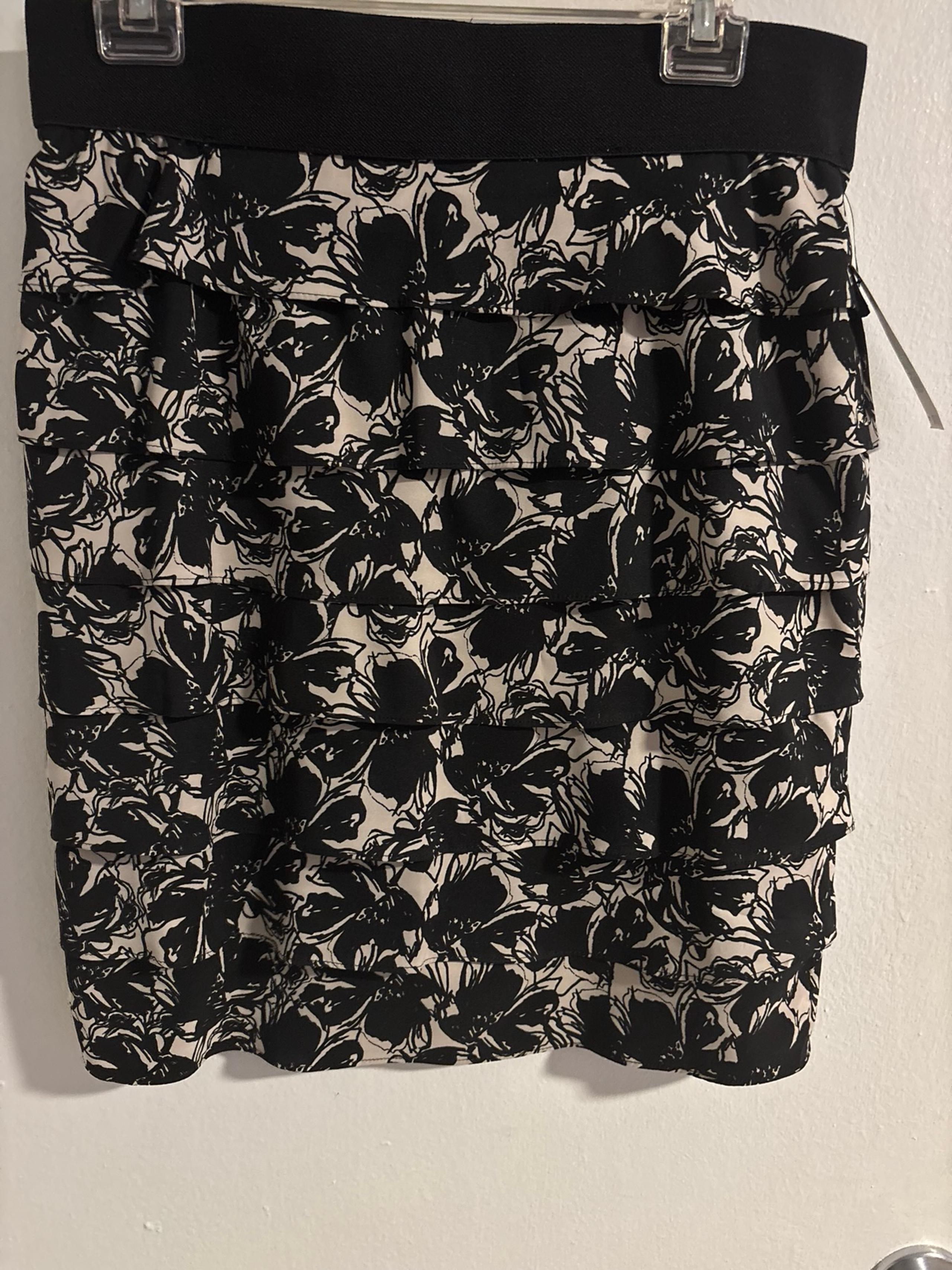 Alfani Black and White Bubble Mini Skirt