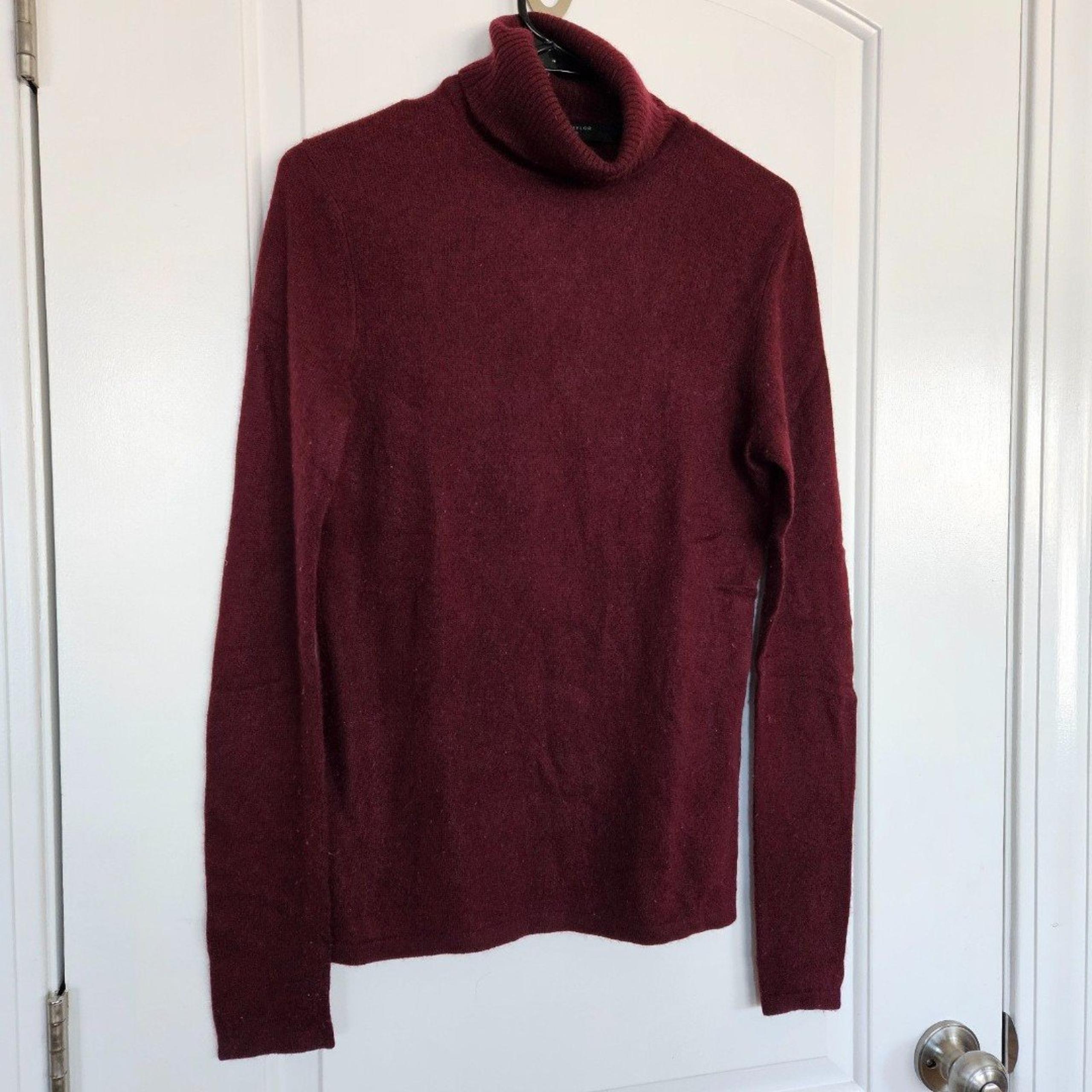 Lord & Taylor 2 ply cashmere Turtleneck, Cranberry, Women's Sm., long sleeves