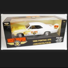 Ertl 1:18 Mickey Thompson 1966 Pontiac