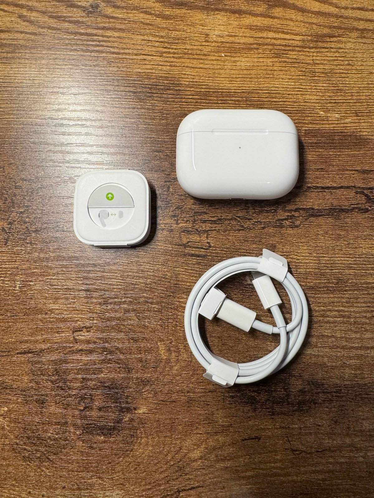AirPods Pro (2nd Generation) with MagSafe Case (Lightning Charging Case