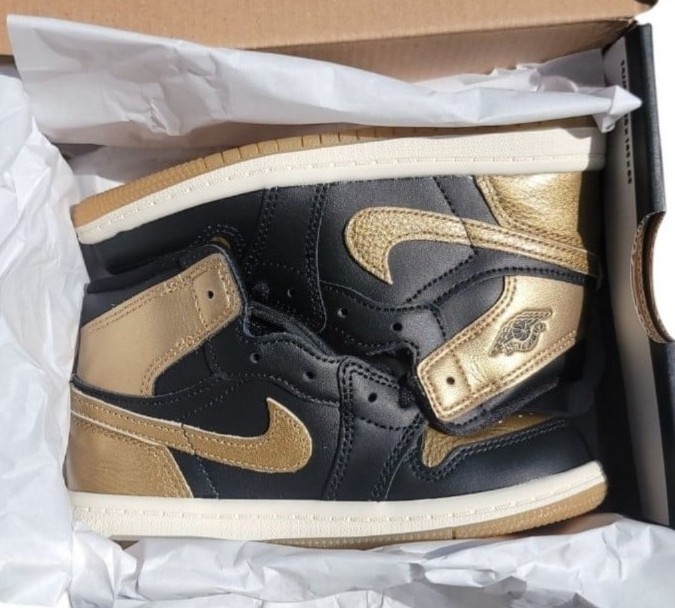 Nike Air Jordan 1 Retro High OG Black Metallic Gold Sail Sneaker Toddler 8C NEW