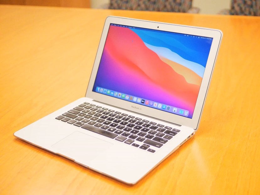 MacBook Air (13-inch, Year 2017)