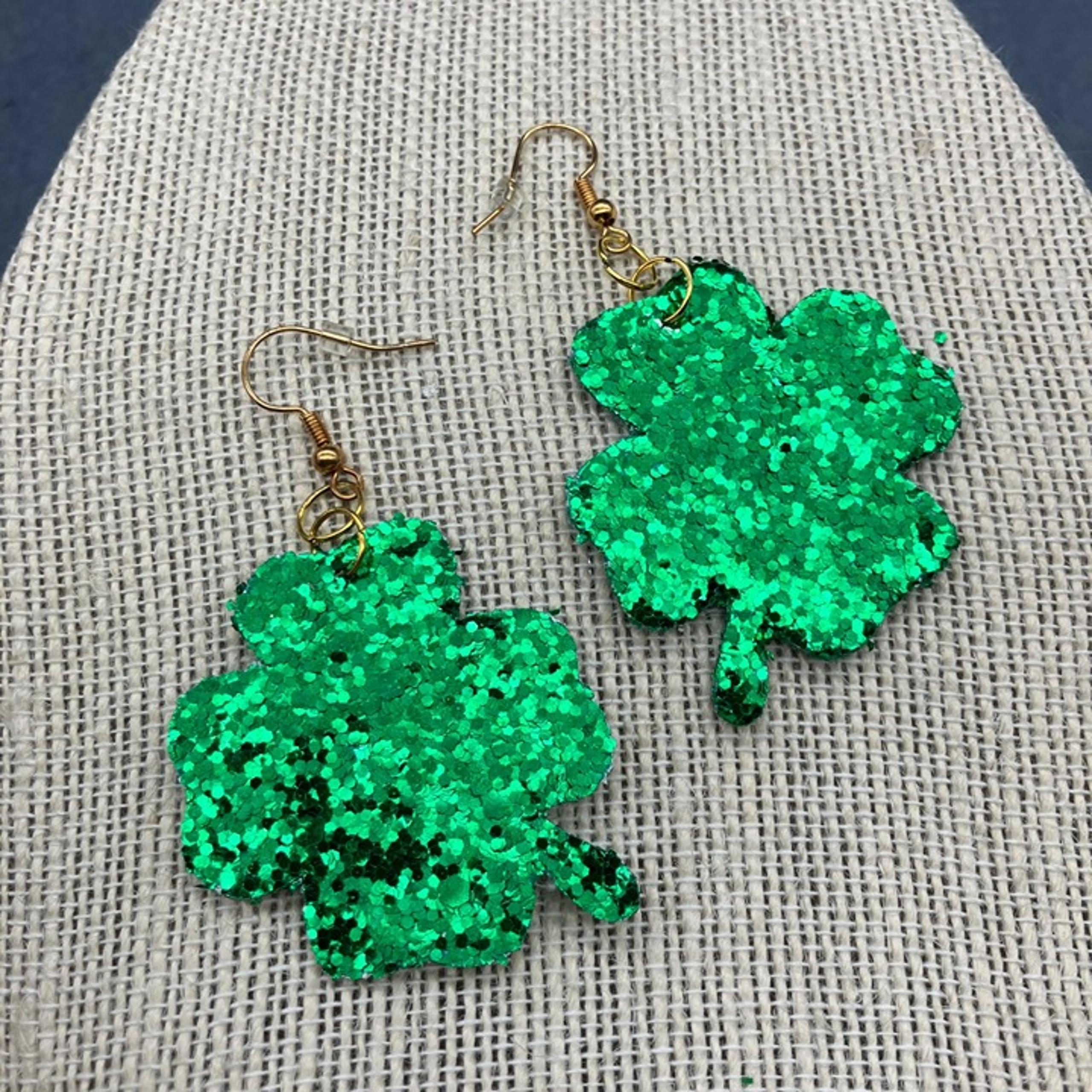 St Patricks Day Irish Earrings 1.75 In Dangle Pierced Green Glitter 4 Leaf Clove