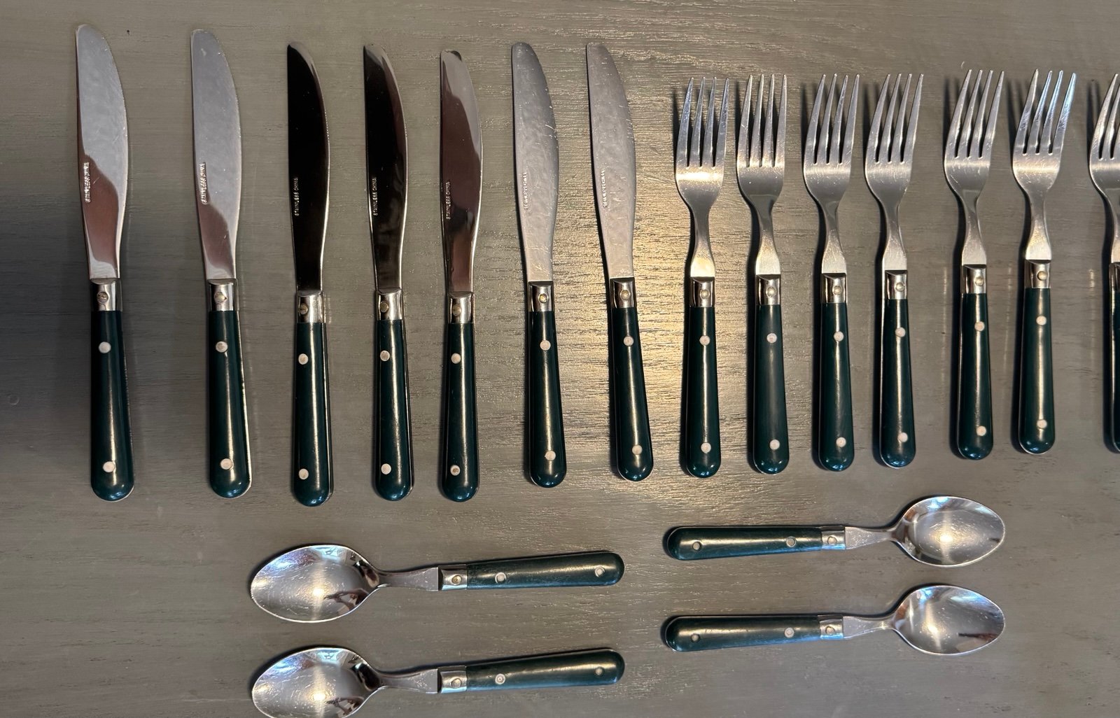 Vintage Lot of 18 flatware stainless green handle 7- fork 7- knive 4-Spoon NOTE