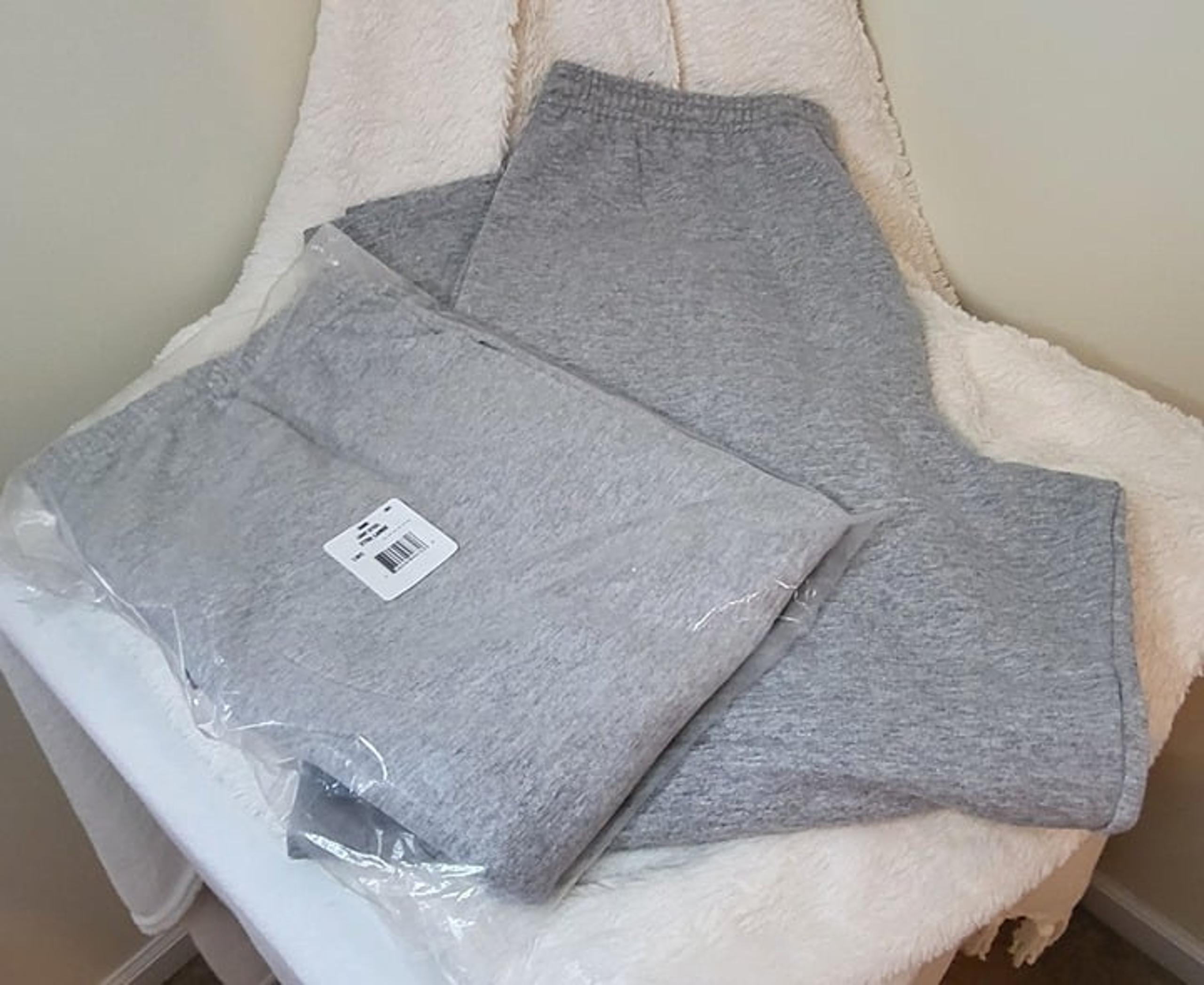 Hanes men’s sweatpants