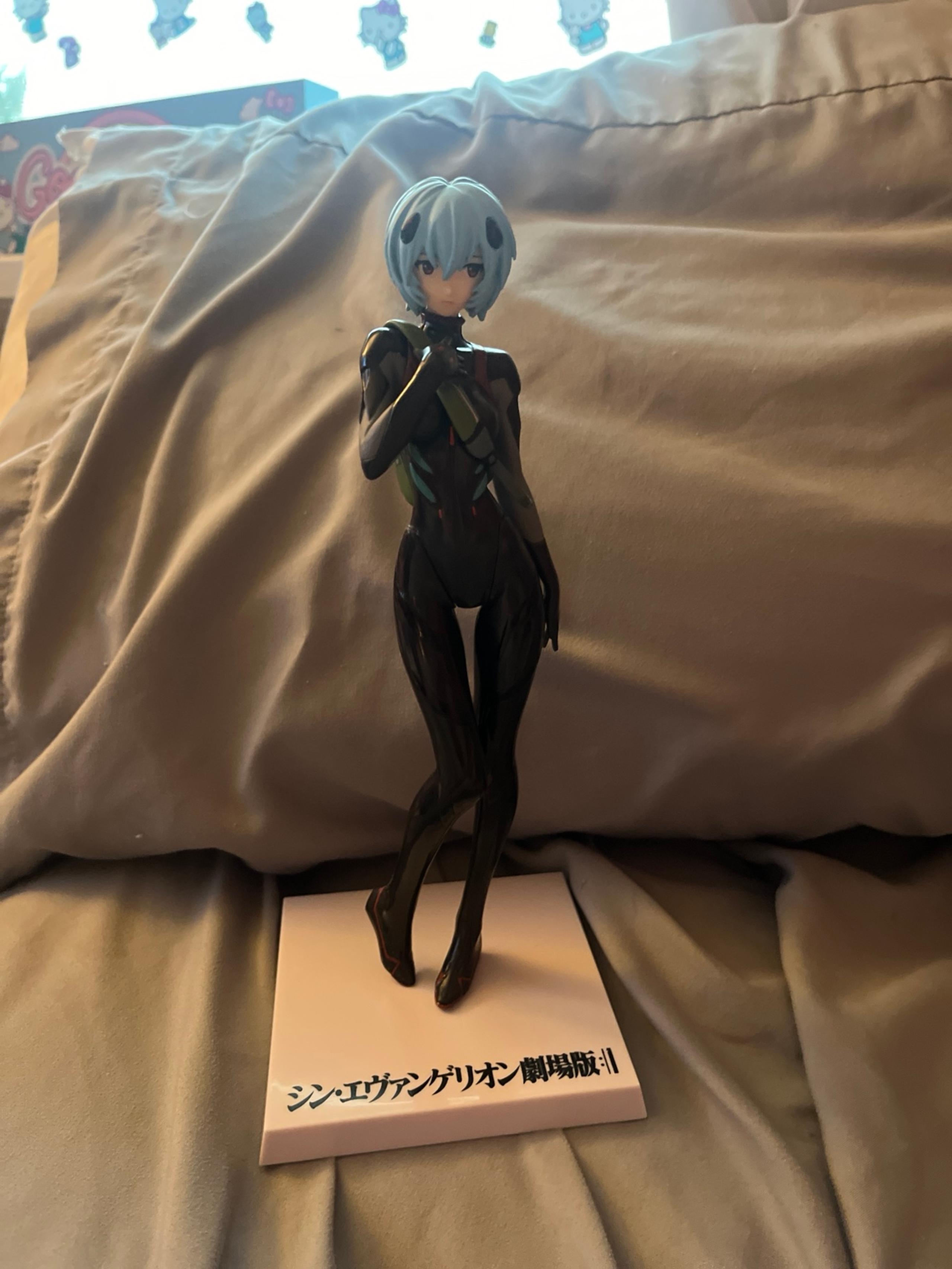 Rei figure