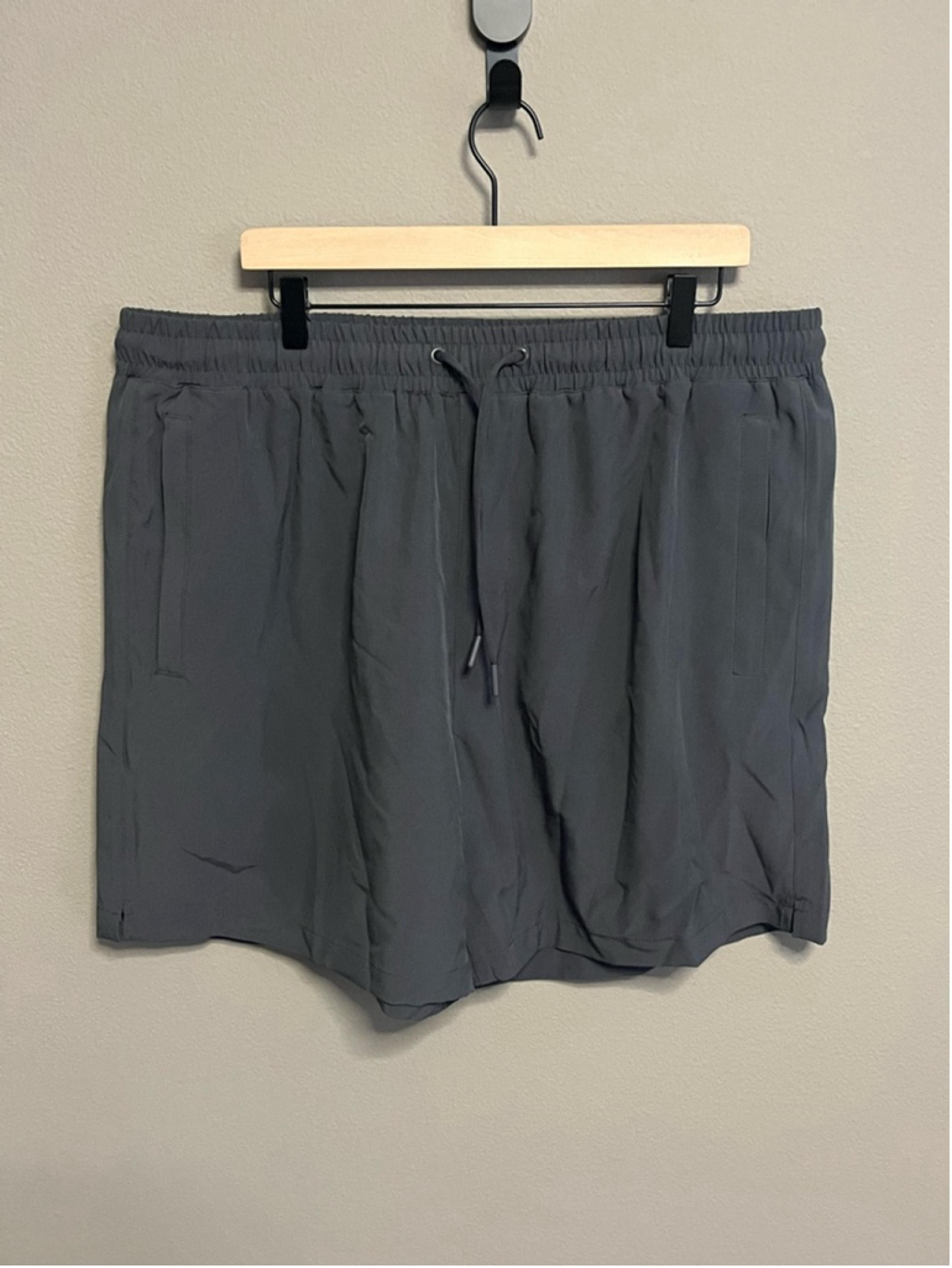 Men's Forever 21 Shorts XXL Gray