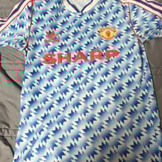 Manchester United reissue jersey