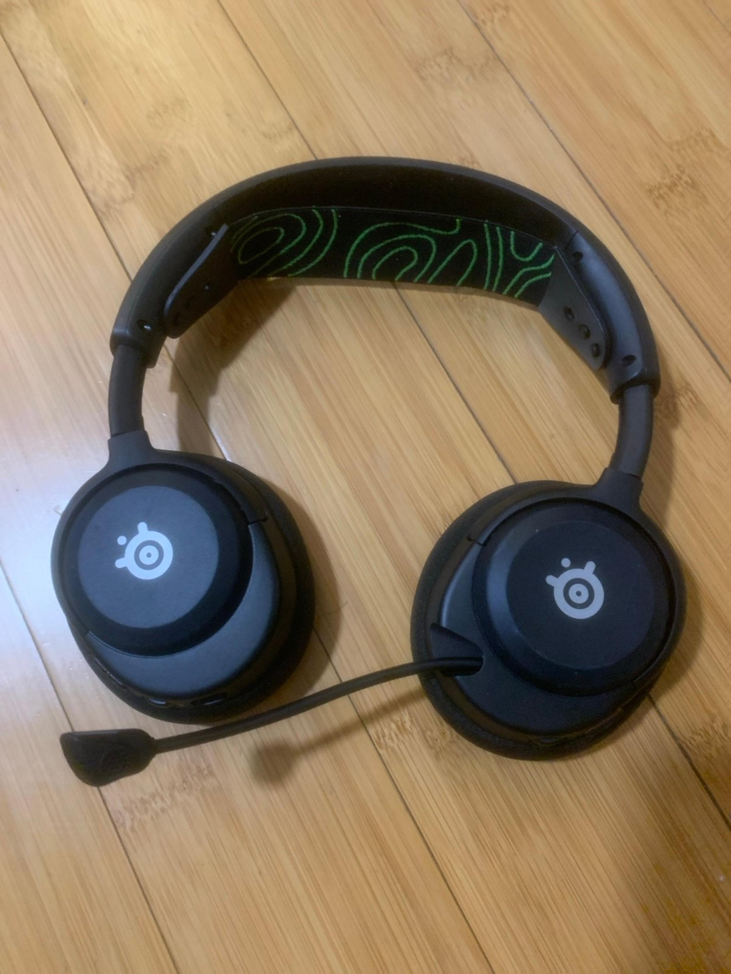 SteelSeries Arctis Nova 5X Wireless Multi-System Gaming Headset —no dongle