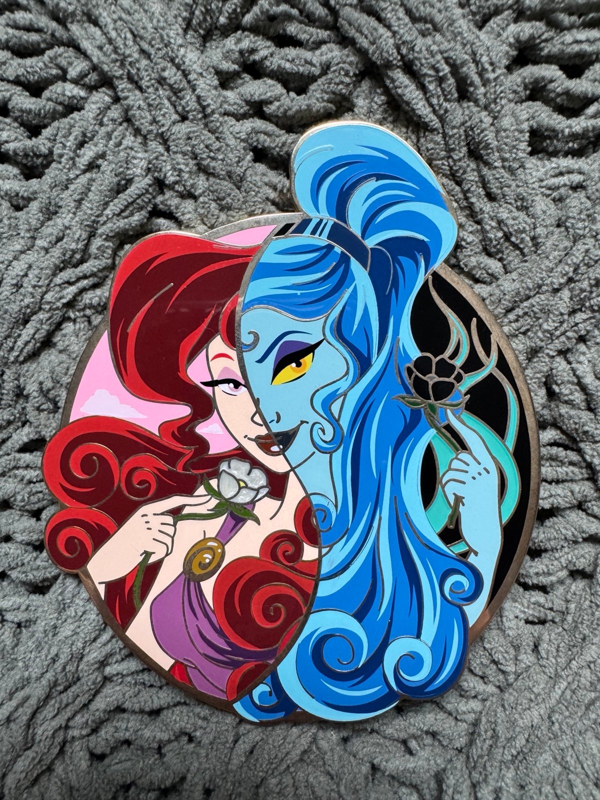 Hercules Fantasy Pin LE50 - Megara Gemini Fantasy Pin