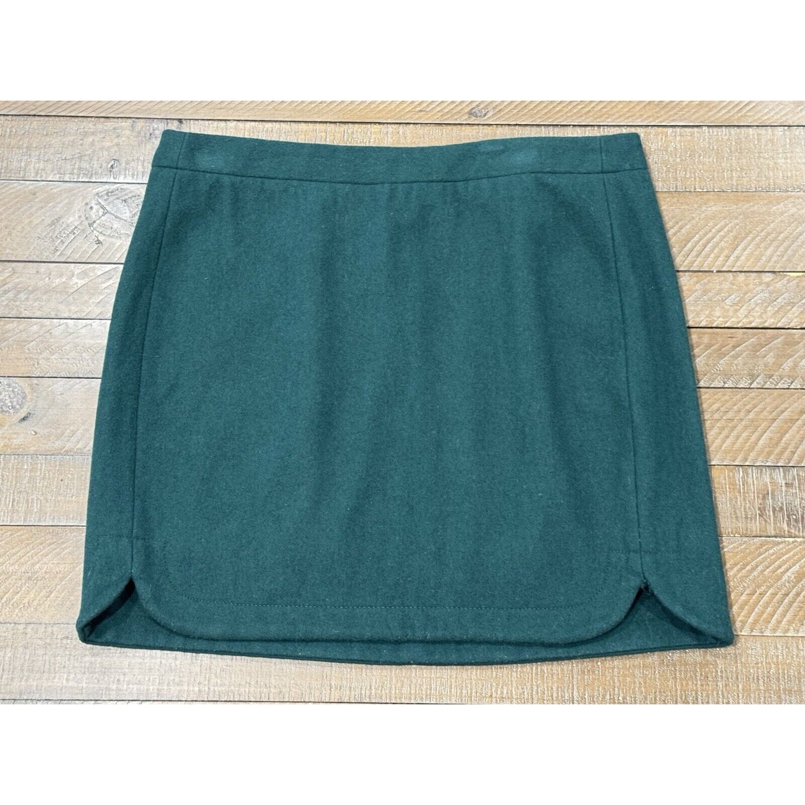 J Crew Green Wool/Nylon Blend MINI Skirt Rounded Sides - Women's Size 10