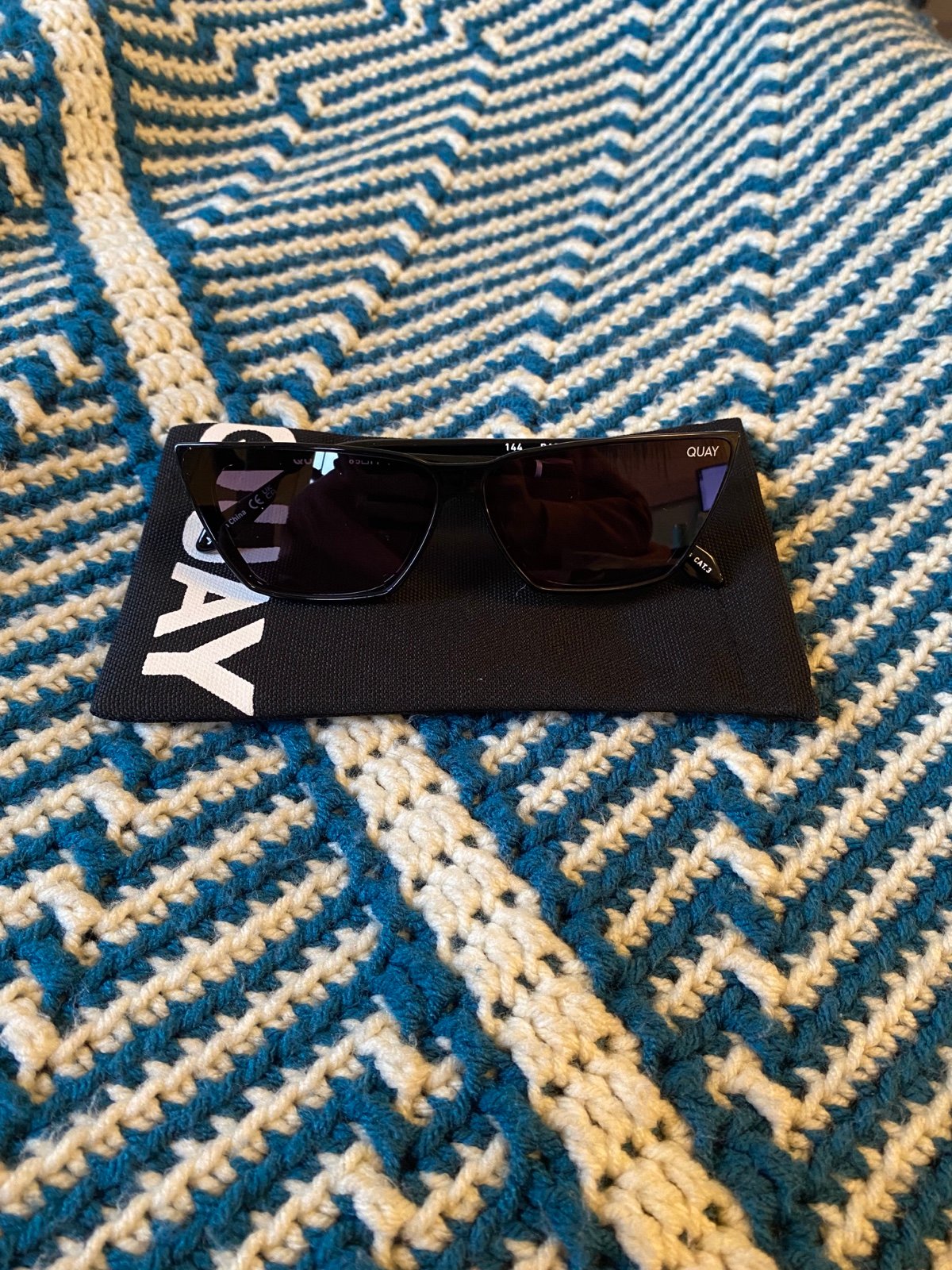 Women’s Sunglasses Sleek Bad Habit Black Quay Shades