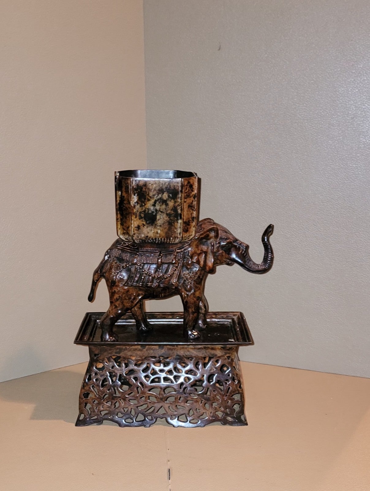 VINTAGE BRASS/BRONZE TRUNKS UP ELEPHANT SCULPTURE 12X14 HIGH