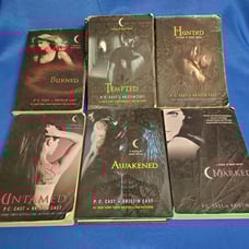 A House of Night Novel 6 Book Set: Hunted/Tempted/Burned/Awakened/Untamed/Marked