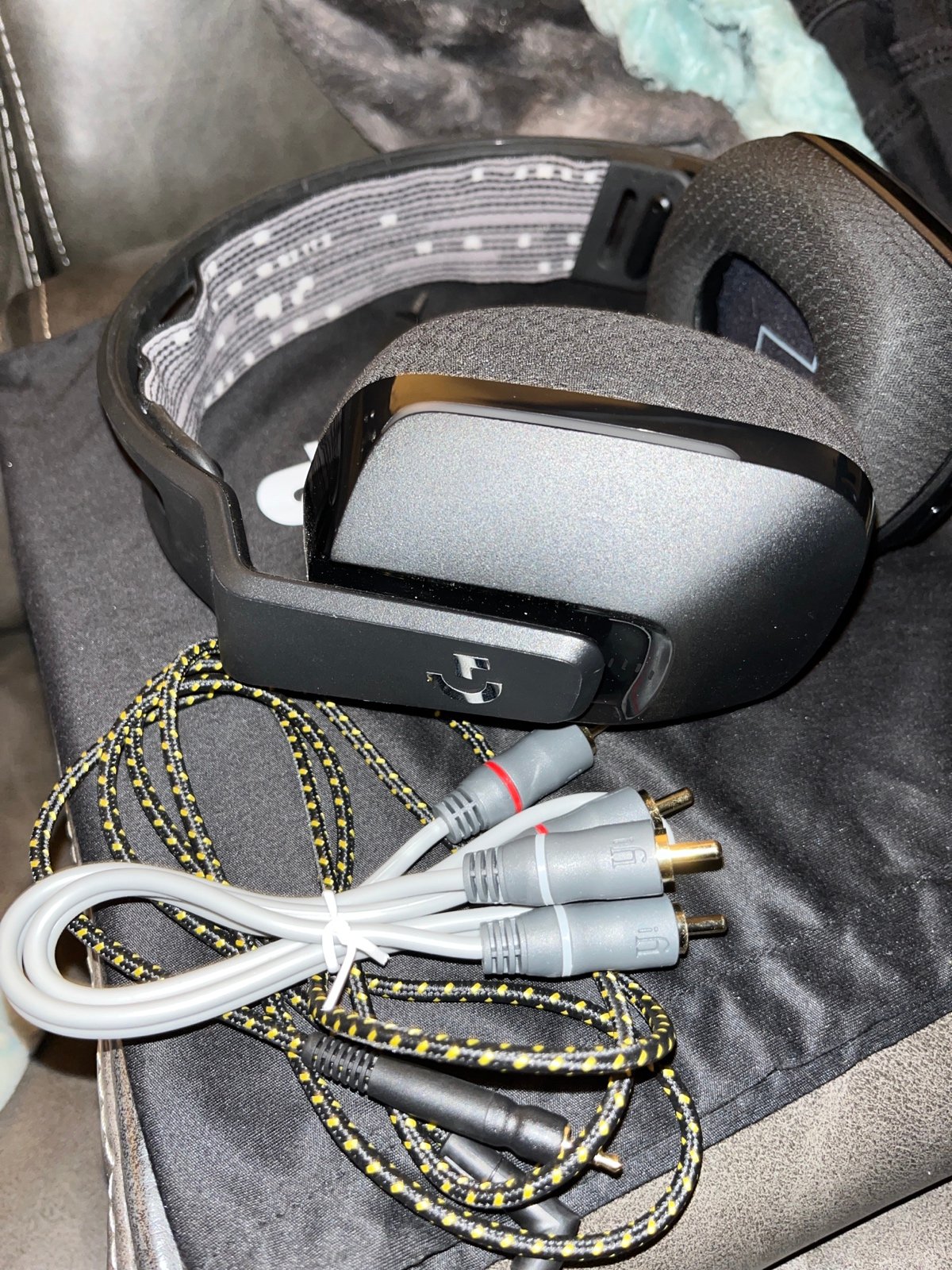 Logitech wireless gaming headset