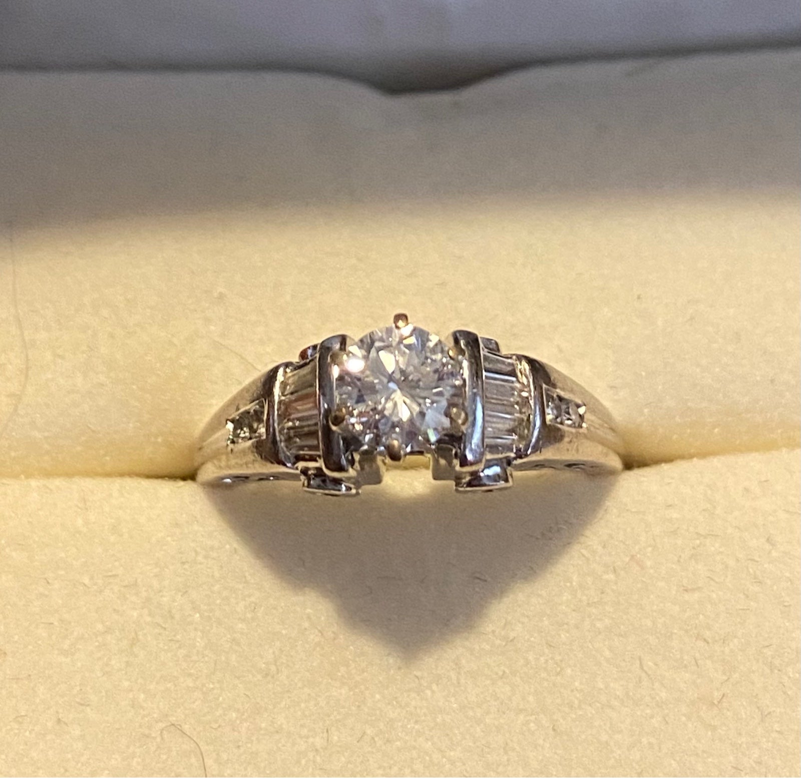 Ladies Diamond Engagement Ring