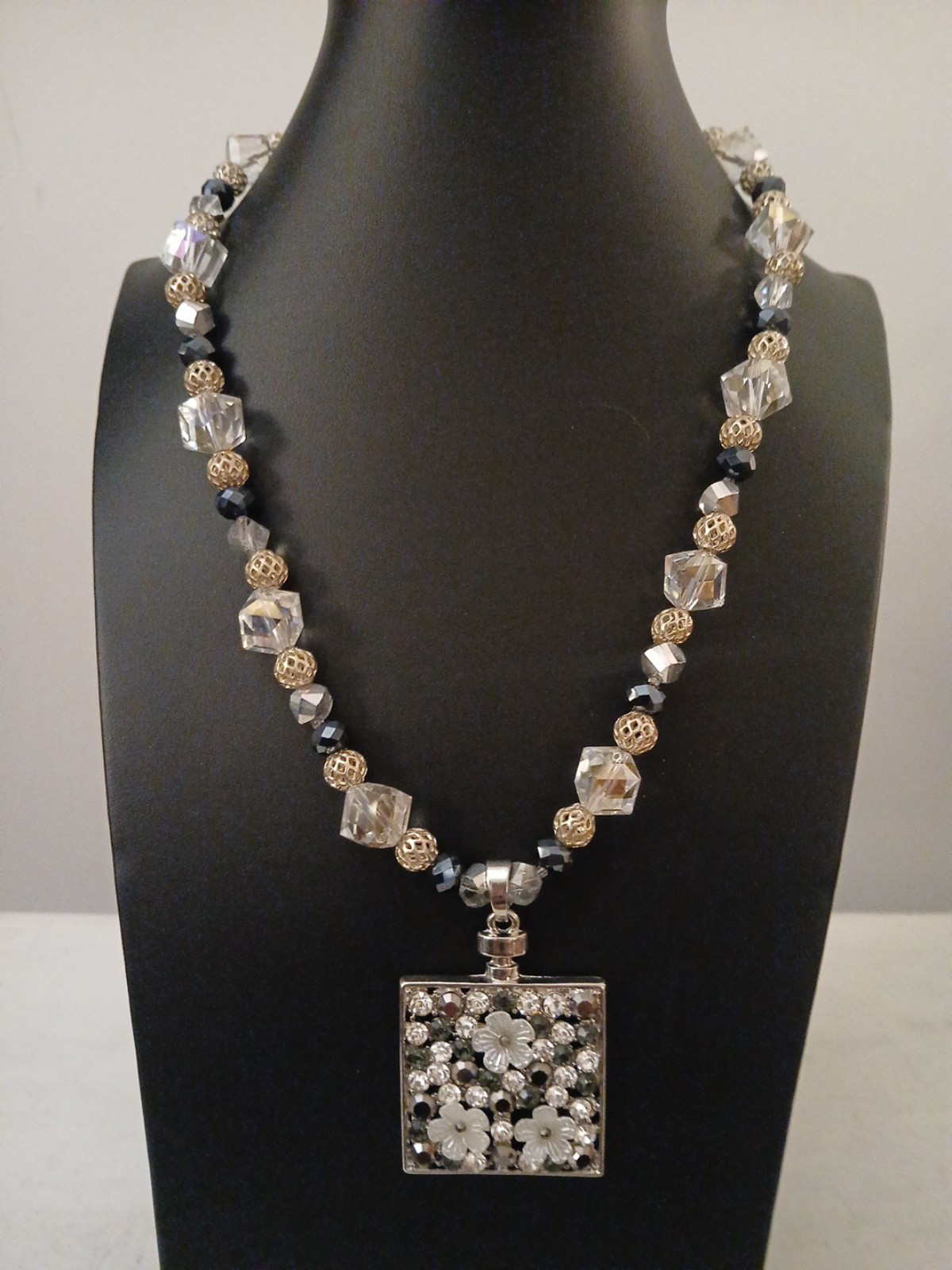 Black & Clear Crystal Glass Bead Necklace Rhinestone Floral Pendant