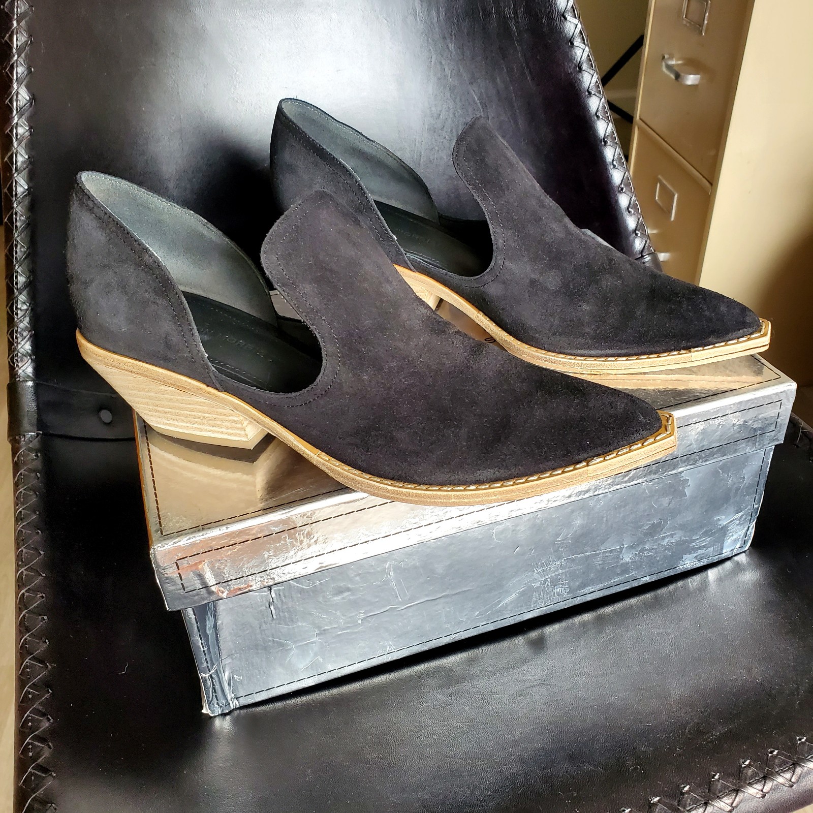 Sigerson Morrison Womens Tabatha Block Heel Slip on Suede Booties