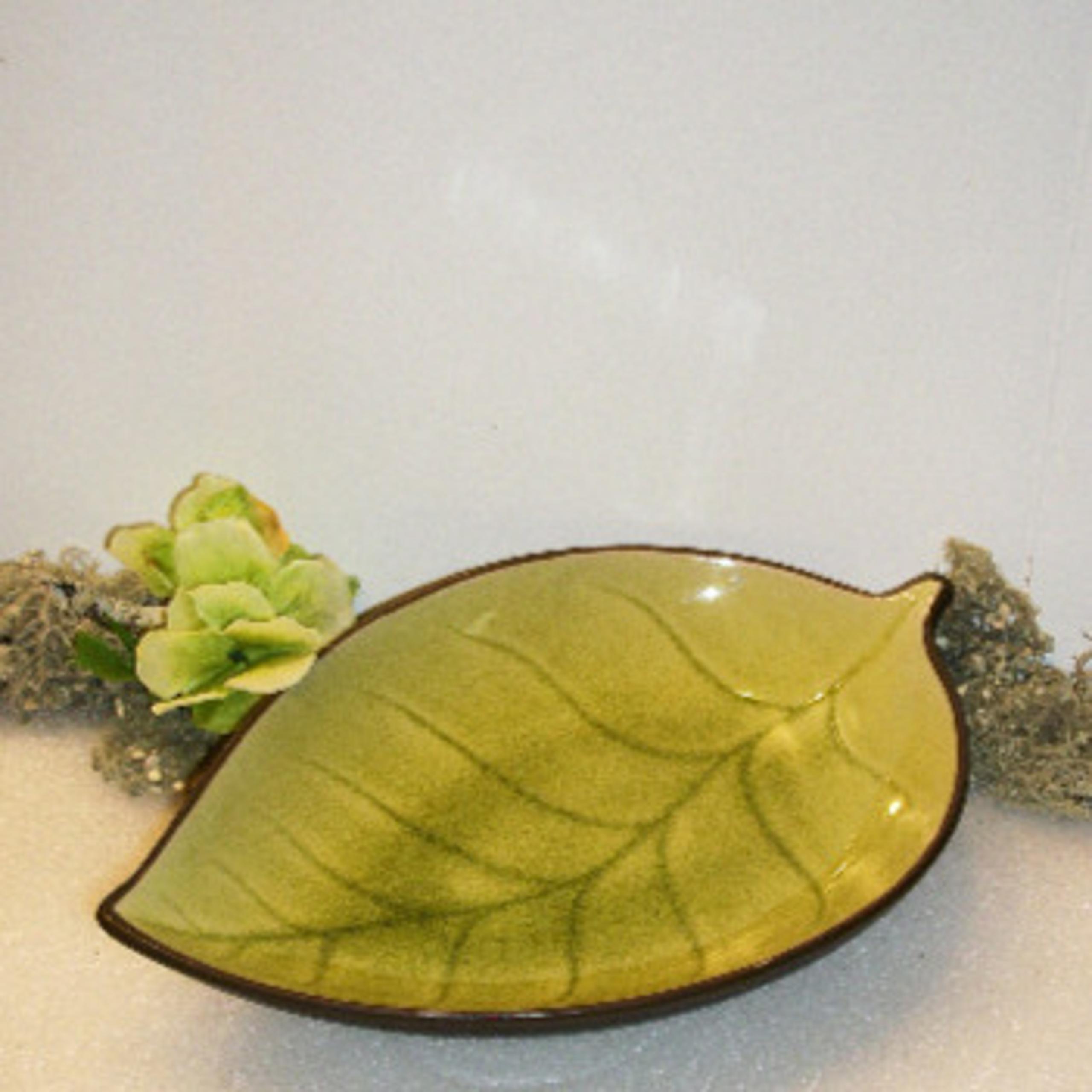Large PIER 1 Stoneware Leaf Dish Green Crackle Glaze Black Back 11" X 7"