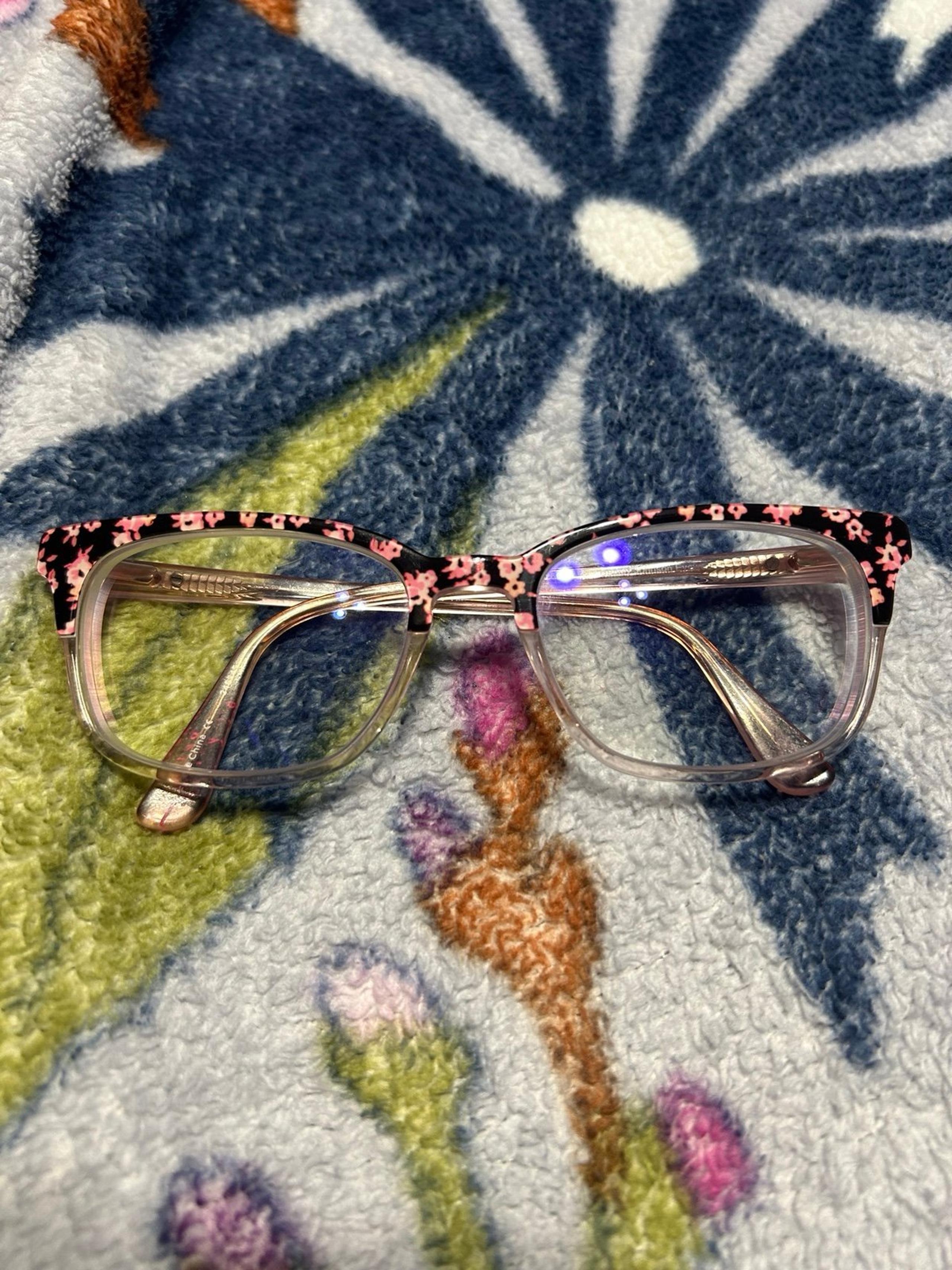 Betsey Johnson glasses -5.00