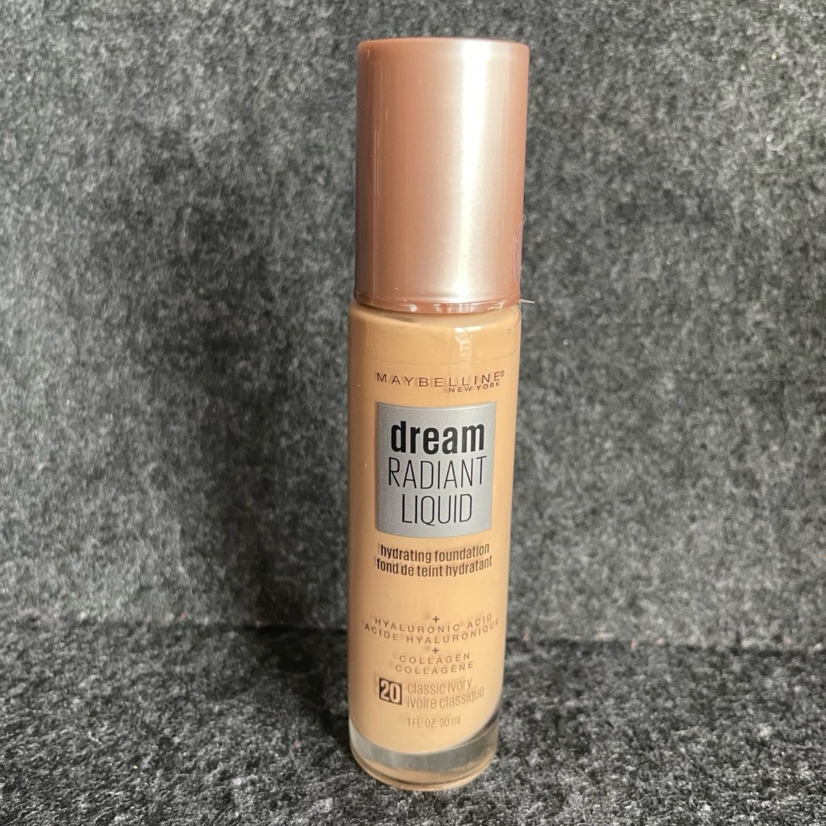 Maybelline New York Dream Radiant Liquid, Hydrating Foundation, 20 Classic Ivory