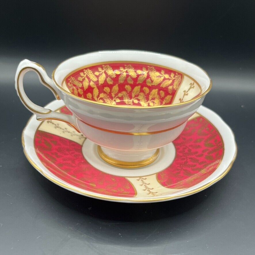 GROSVENOR TEA CUP & SAUCER SET BONE CHINA ENGLAND B405 /13405?