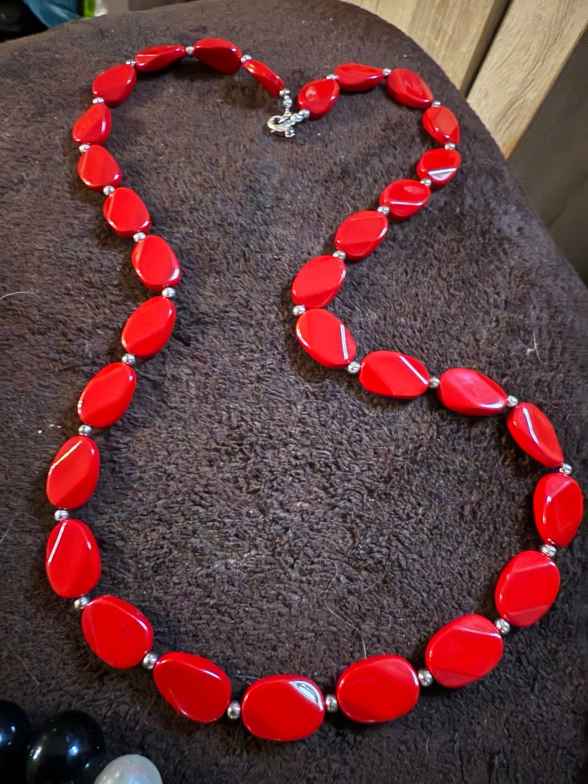 A bundle of vintage necklaces there’s different colors they’re really pretty