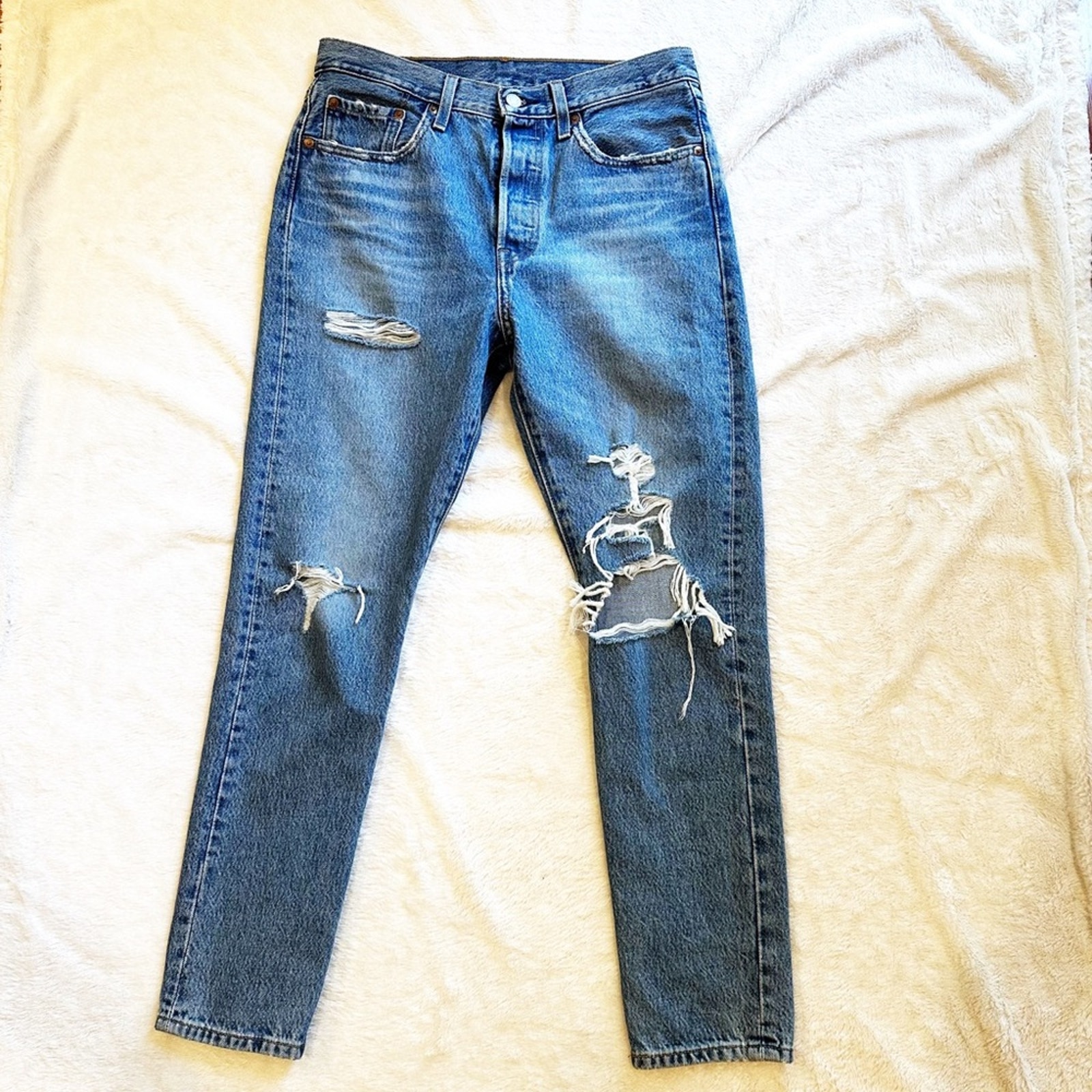 Levi 501s Distressed Button Fly Jeans sz 28 Womens Jeans Straight Leg