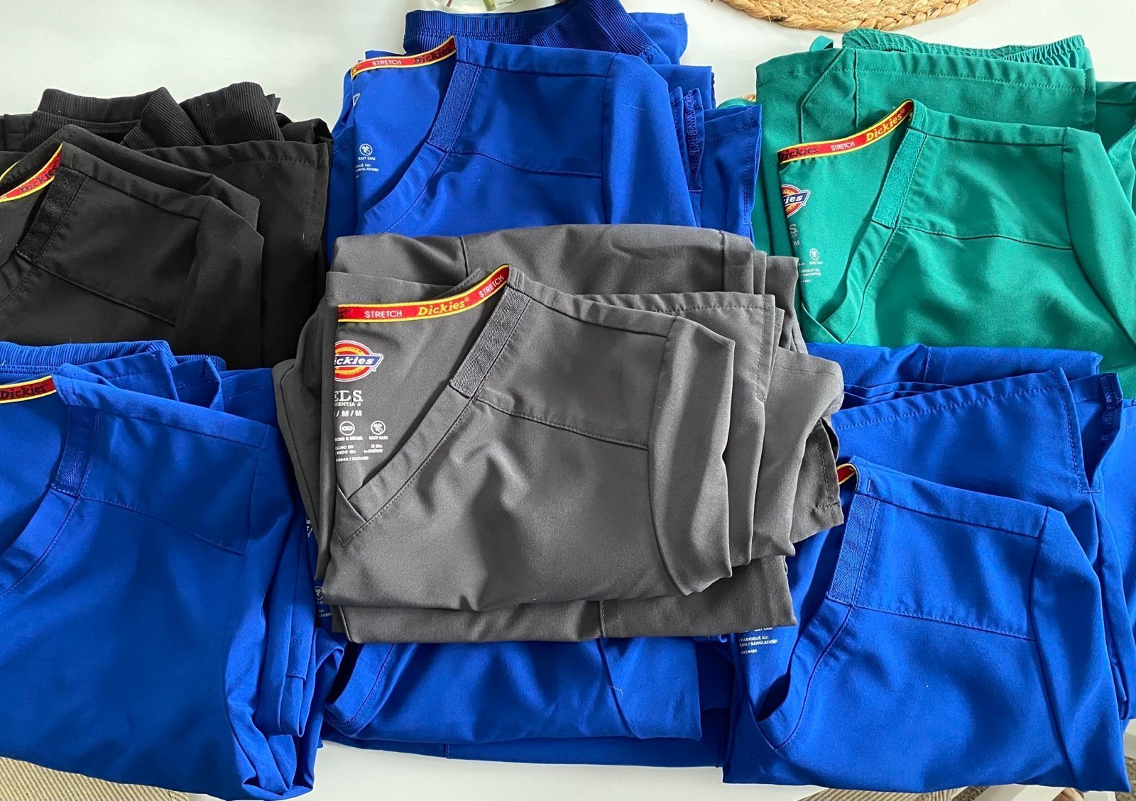 7 sets Dickies scrubs Medium Petite-Like new