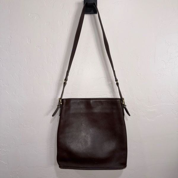 Vintage Coach Equestrian Slim Bucket Bag Mahognay