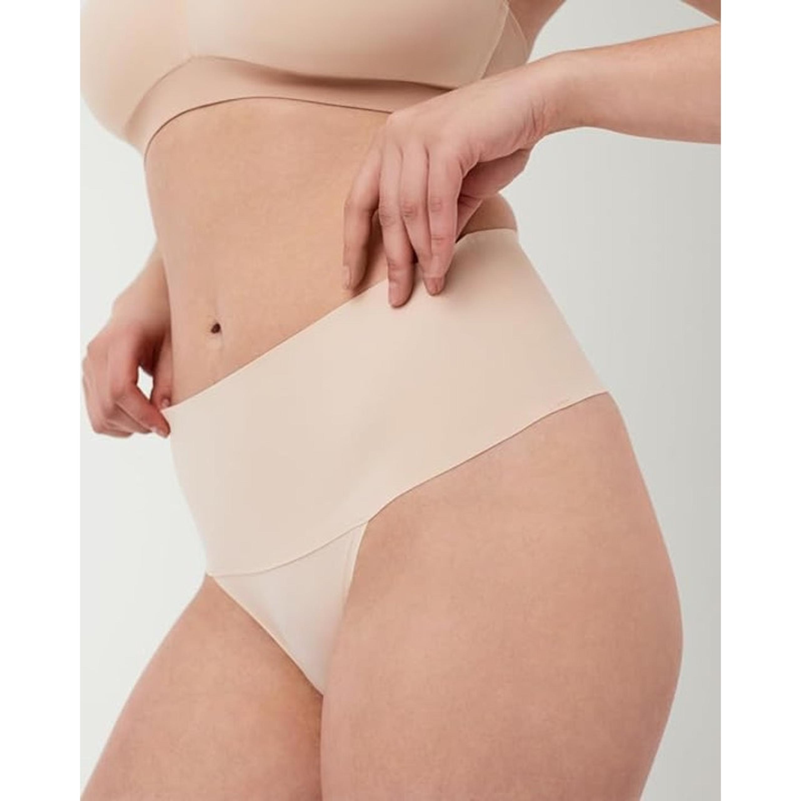 SPANX Women's Spanx Undie-tectable Soft Nude Thong Size Medium