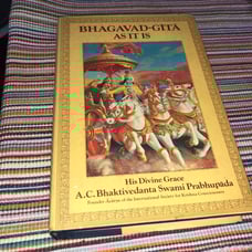Bhagavad Gita As It Is by A.C. Bhaktivedanta Swami 1976 Hardcover HC/DJ