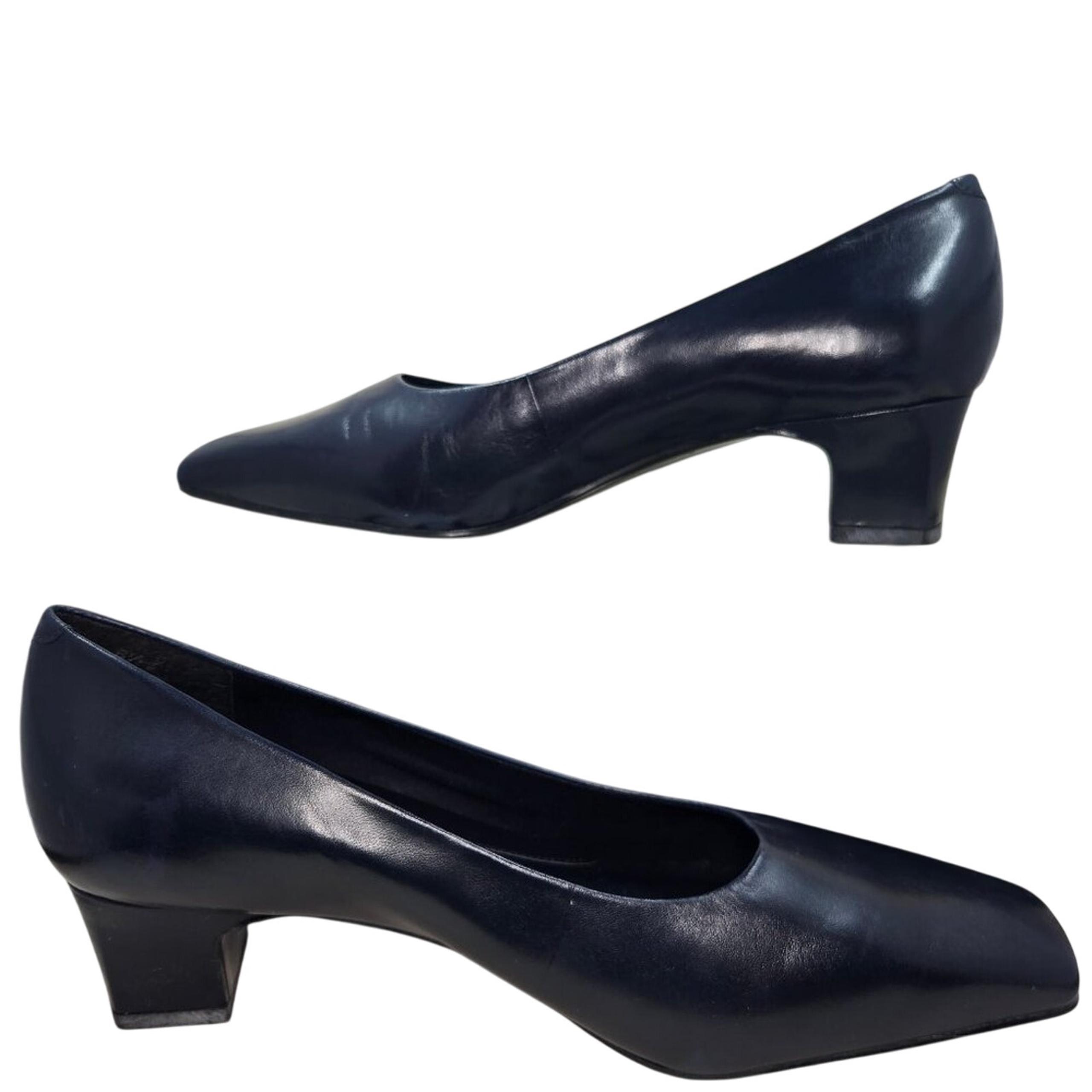 Easy Spirit Navy Leather Pumps Size 8 1/2 B SmartShoe Technology