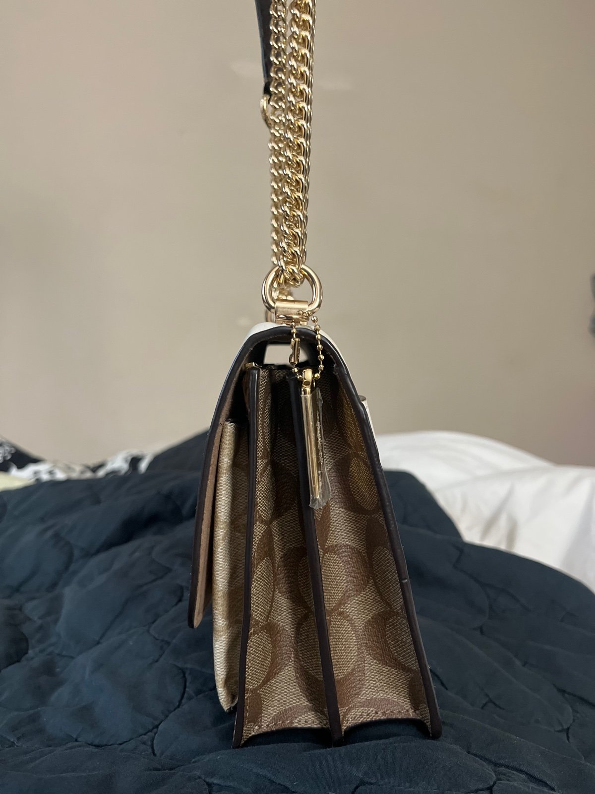 Coach Shoulder bag shops