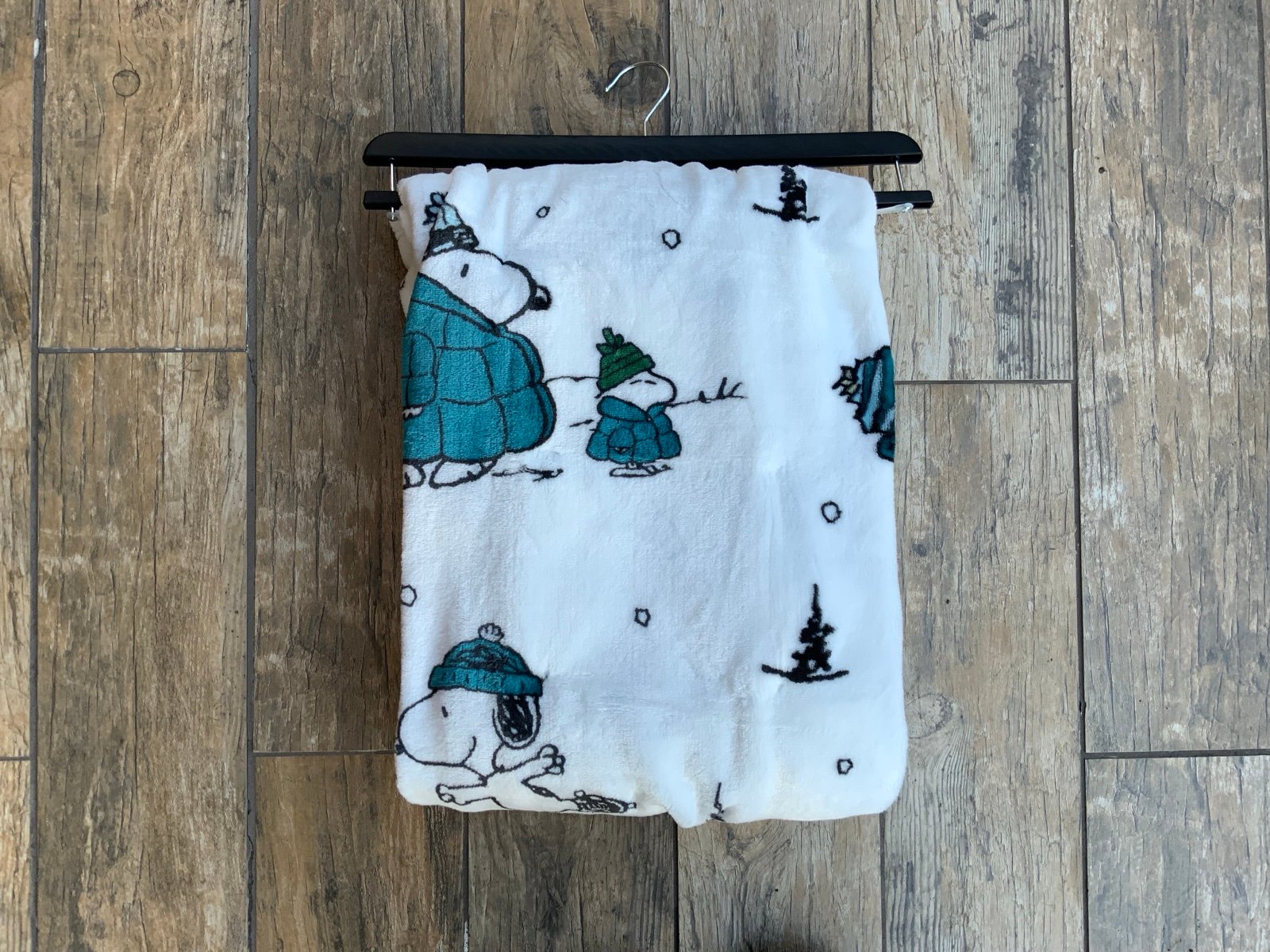 Snoppy Puffer Plush Throw Blanket