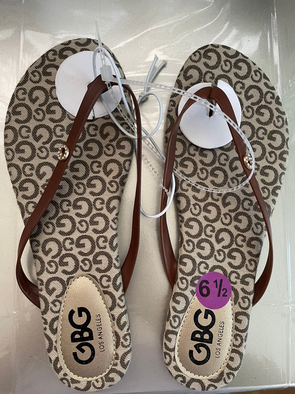 Details about G By Guess Los Angeles Flat Sandals Flip flop Print Rhinestone Logo Details about G By Guess Los Angeles Flat Sandals Flip flop Print Rhinestone Logo