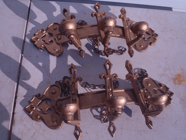 VINTAGE HOMCO METAL WALL HANGING,SCONCE CANDLE HOLDERS