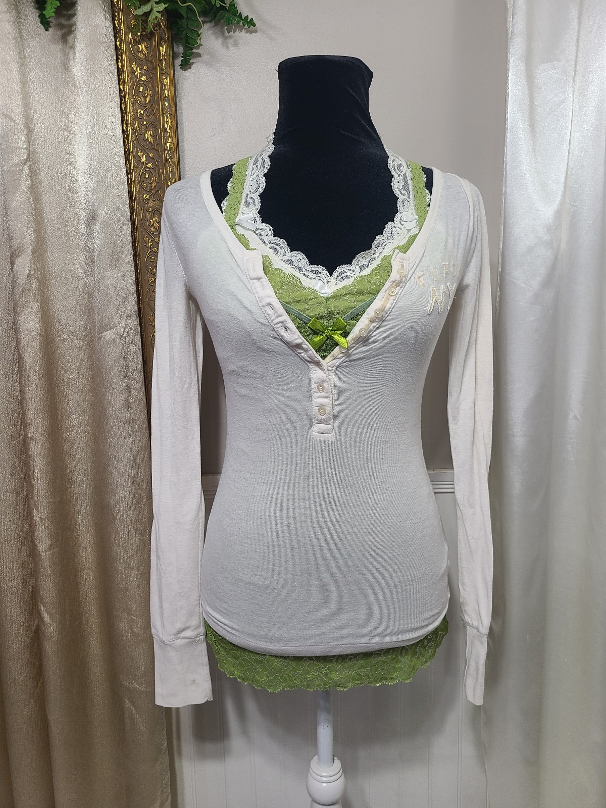 ♡ Y2k ♡ Abercrombie White Button Down Henley Long Sleeve Top