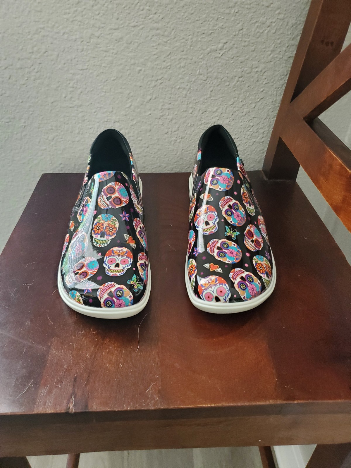 Klogs Women's 7.5 M Rubber Sugar Skull Design Slip Resistant Slip On Shoes