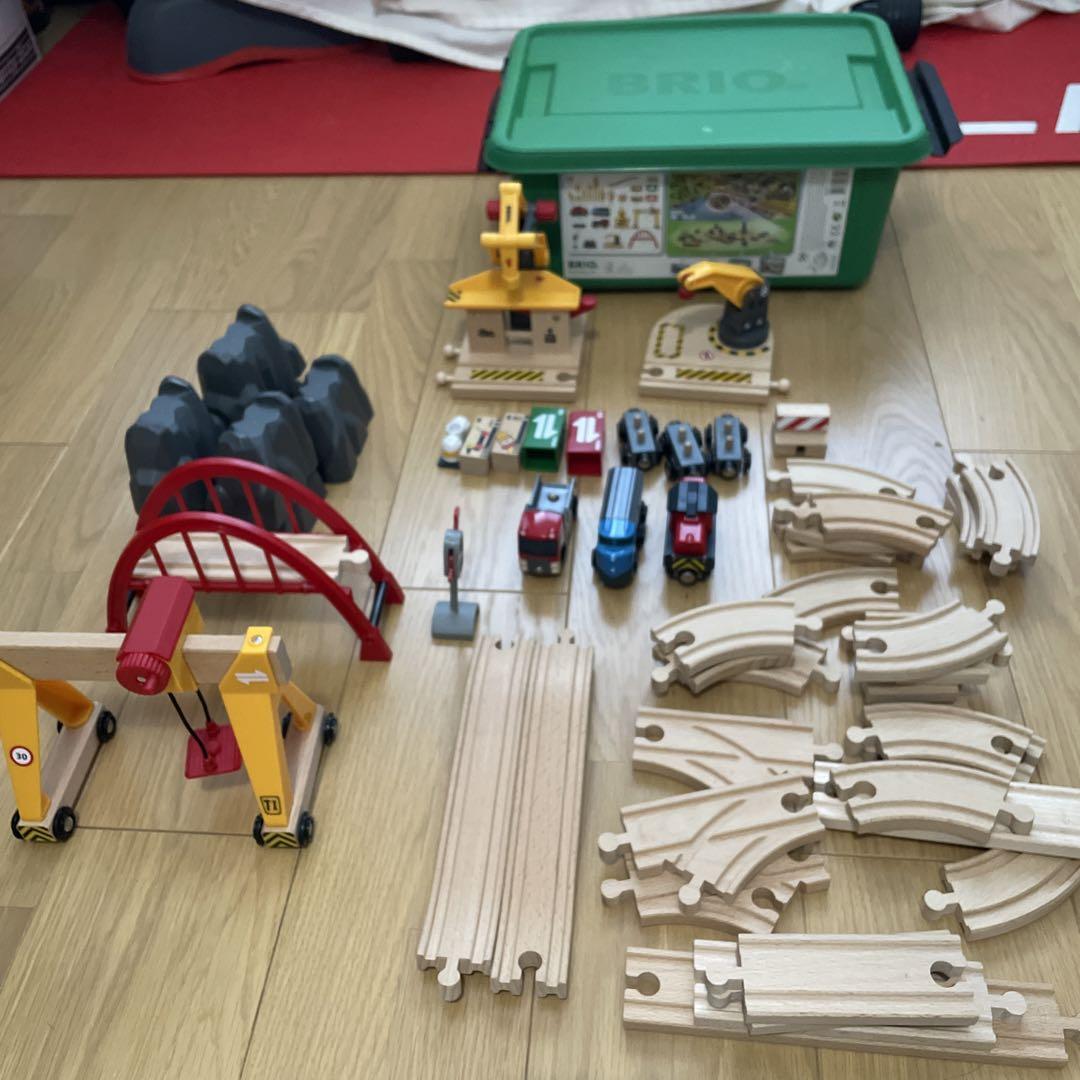 SRIQ Wooden Railway Toy Set