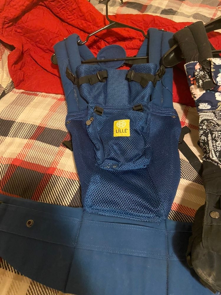 Choice of lillebaby carrier will remove