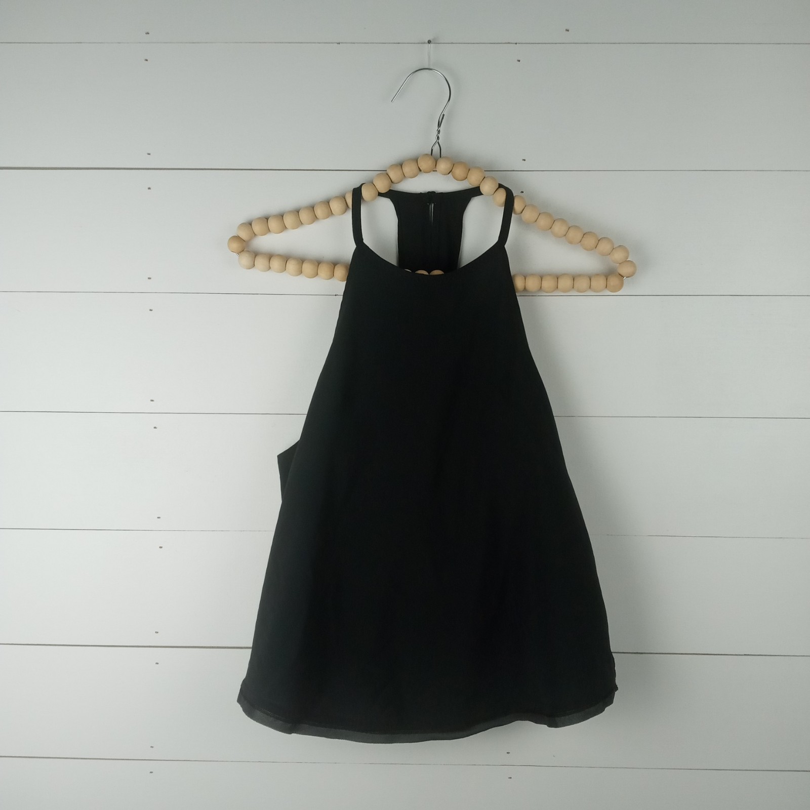 Lululemon womens size 4 black high neck flowy open back tank top built in bra