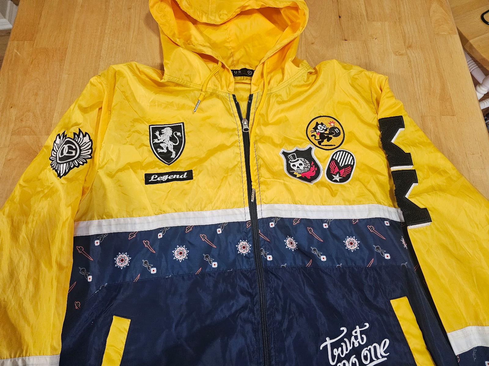 Focus Womens Graphic Yellow Track Windbreaker XL Jacket Extra Large w/ Hood