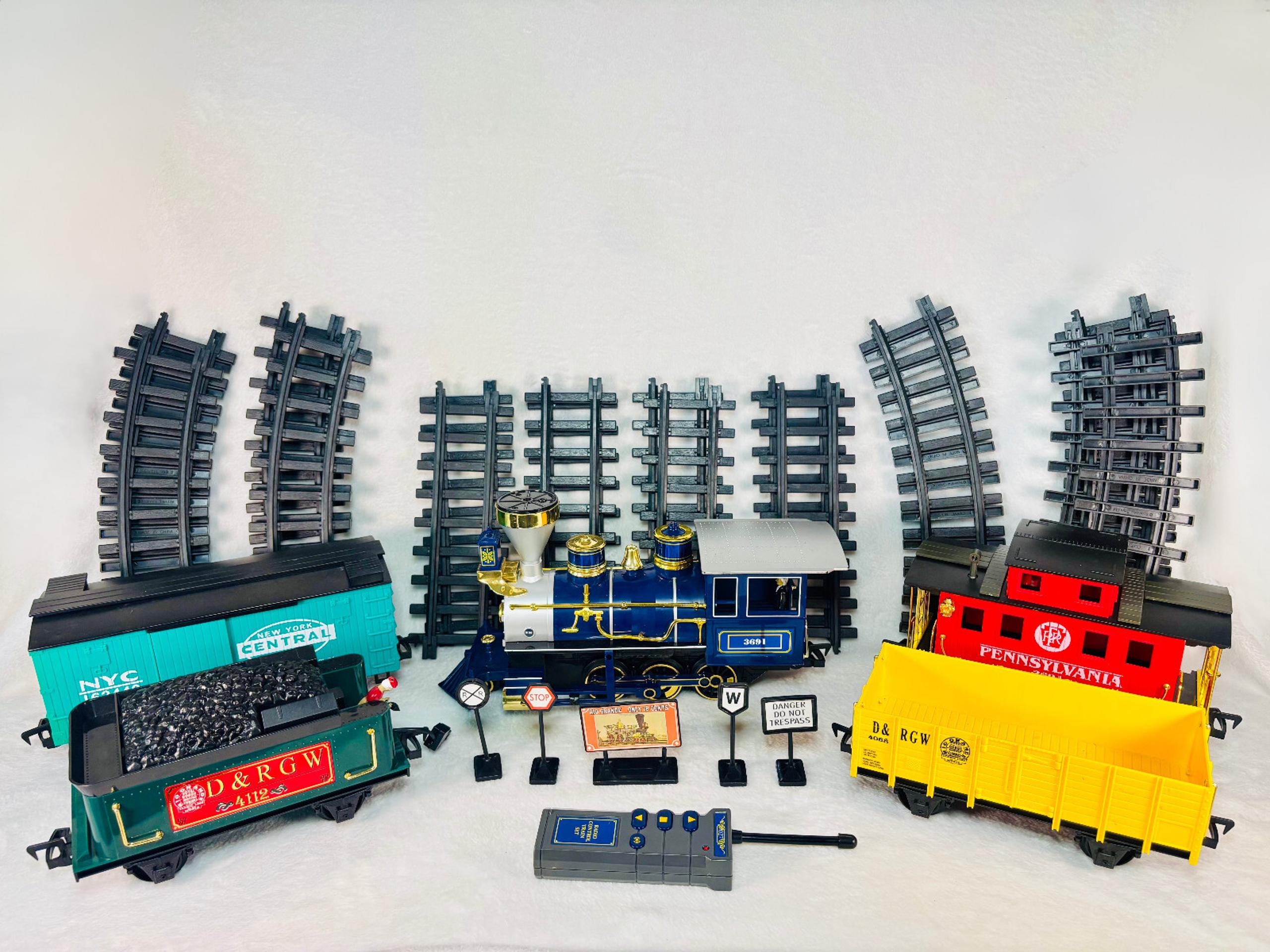 Scientific Toys Union Pacific 3691 Train Set | Remote, Signs, Tracks, Locomotive