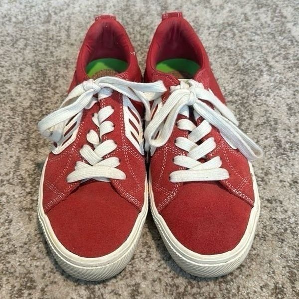 Cariuma Red Suede Women’s Sneakers 7.5