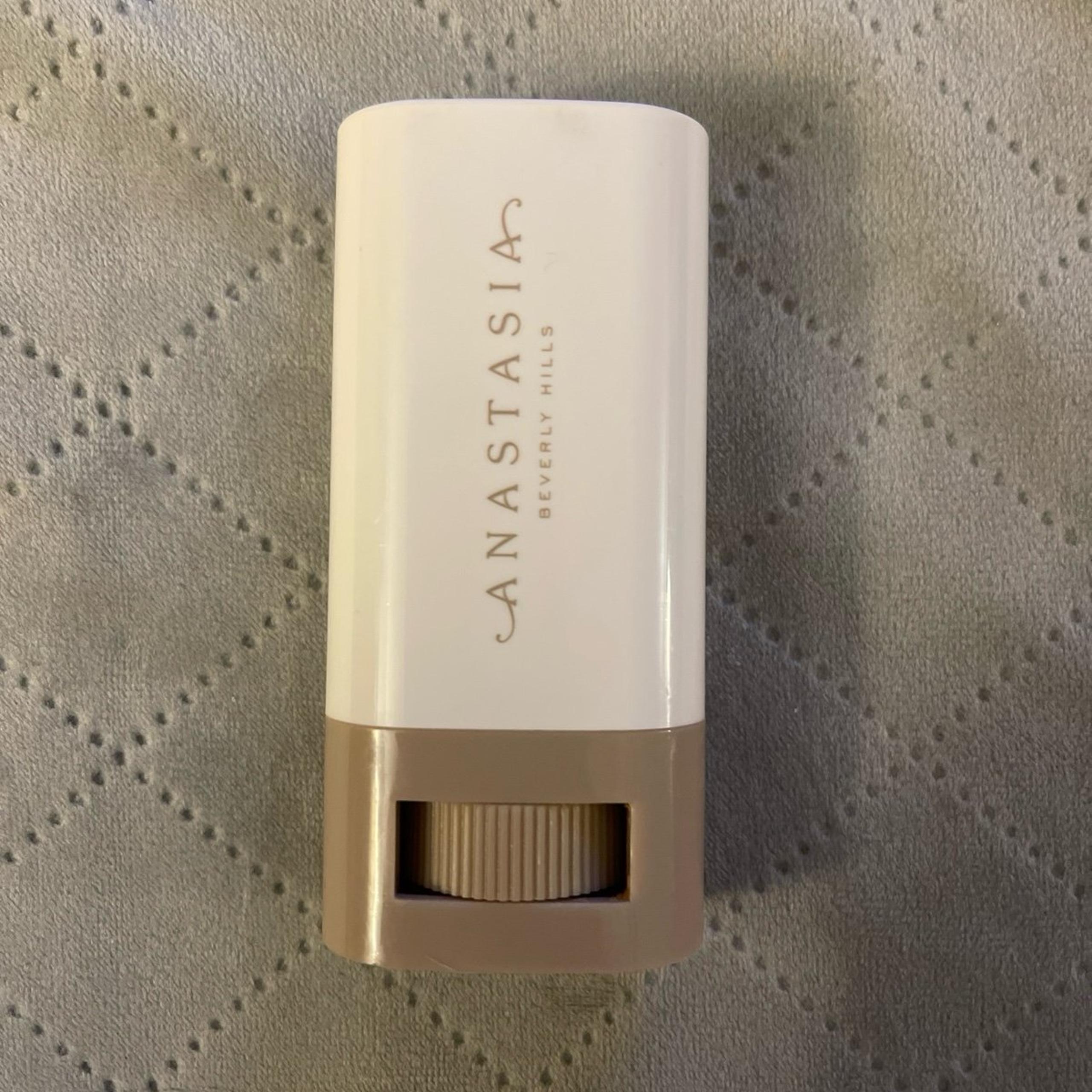 Anastasia Beverly Hills Beauty Balm Serum Boosted Skin Tint Stick