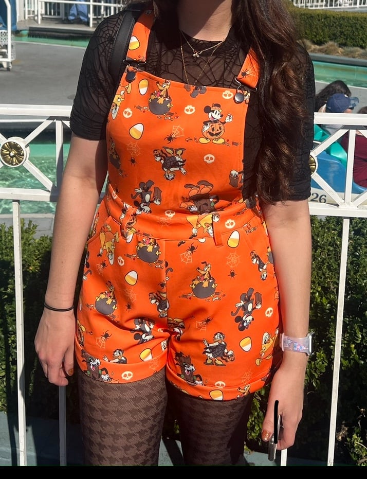 her universe Disney halloween Shortall